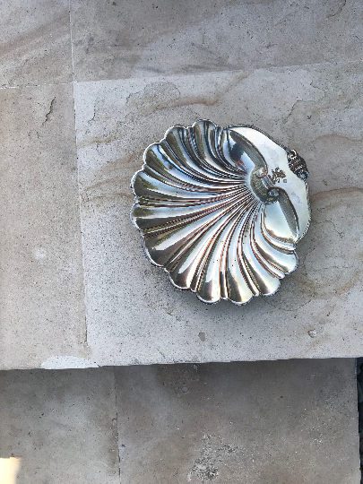 Vintage English Sheffield Silver Plated Shell - Eye Heart Curated